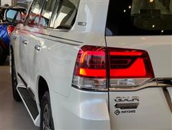 تۆیۆتا لاند کروزەر